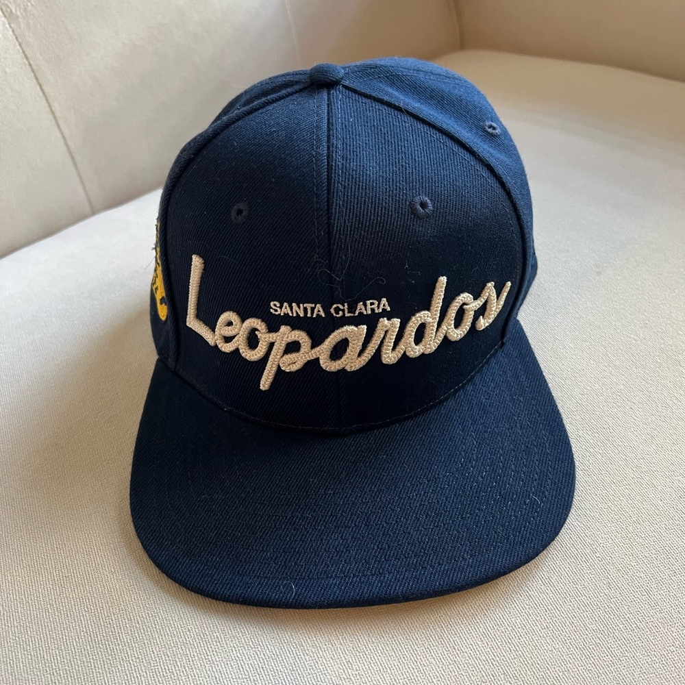 Santa Clara Leopardos SnapBack hat (only worn once to try on)